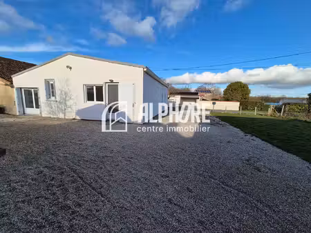 maison la chaize le vicomte   2 chambres  garage  plain-pied