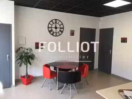 location bureaux et commerces à fougères (35300) : à louer / 80m² fougères