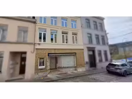 usage mixte à vendre à leuze pour € 410.000 avec 6 chambres à coucher
