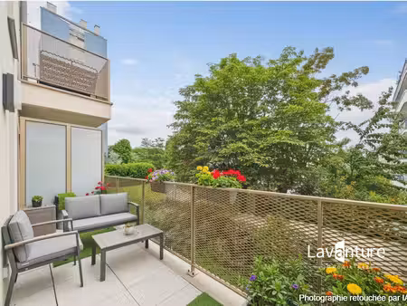 3 pièces de 64 25m² avec balcon  cave et parking