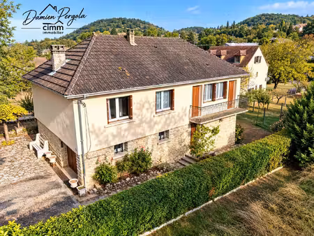 maison de 91 m² à restaurer avec grand terrain et vaste garage proche du centre du lardin-
