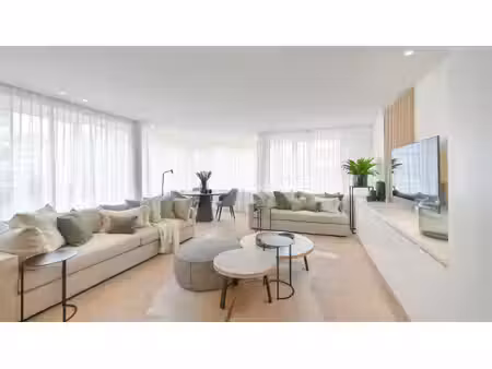 schitterend hoekappartement  gelegen in centrum knokke.