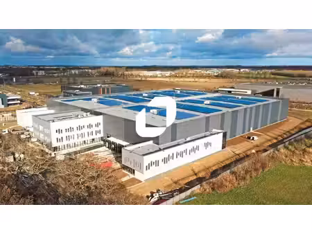 location entrepôt serris 77700 6815m²