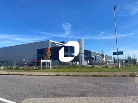 location entrepôt saint quentin fallavier 38070 5121m²