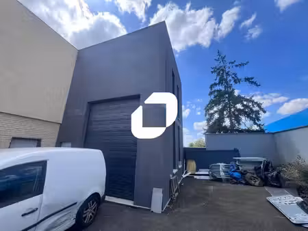 location local d’activités 250m²