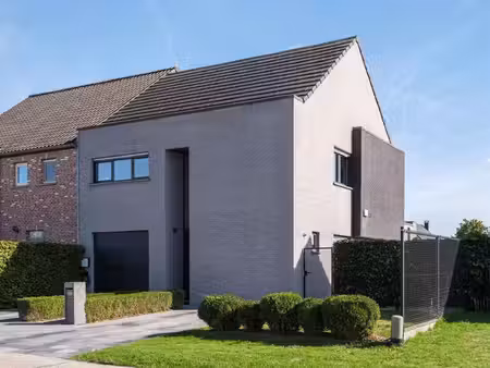 instapklare gezinswoning met zwembad in lochristi