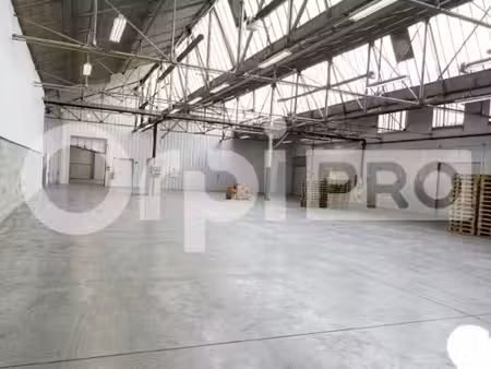 location local d’activités belleville 69220 608m²