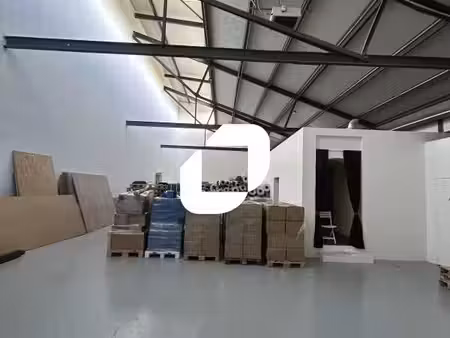 location local d’activités saint denis 93200 714m²