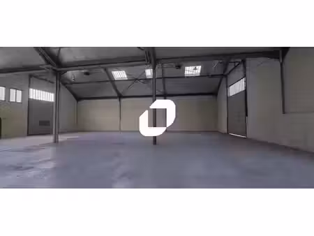 location local d’activités aubervilliers 93300 734m²