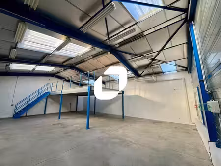 location local d’activités colombier saugnieu 69124 250m²