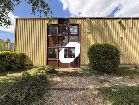 location local d’activités magny les hameaux 78114 522m²