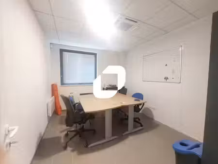 location local d’activités magny les hameaux 78114 599m² à 1248m²