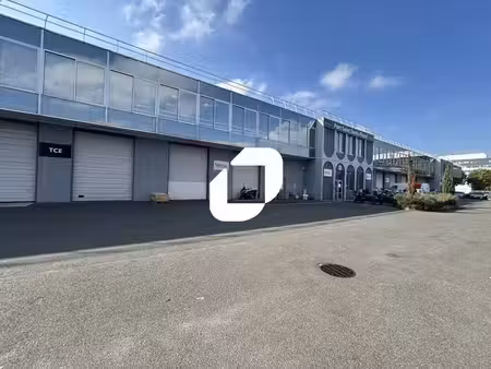 location local d’activités saint denis 93200 1077m²