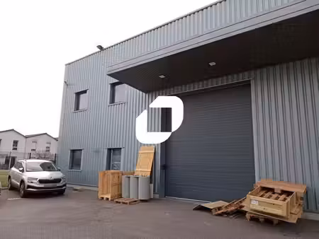 location local d’activités saint priest 69800 290m²