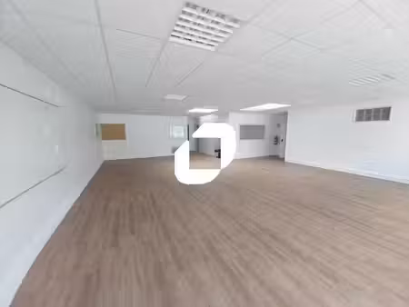 location local d’activités vernouillet 78540 140m² à 785m²