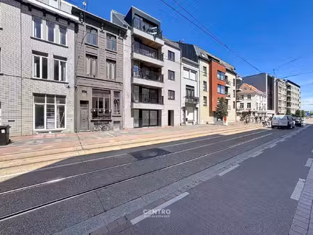 leuk appartement met 2 slpk én 2 badkamers!