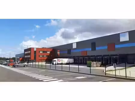 location entrepôt / local d'activités grandchamps des fontaines 46 989 m²