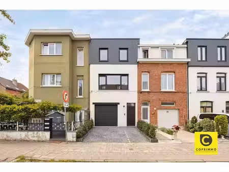 gerenoveerd pareltje met 3 slpks  stadskoer & garage te groenenhoek!