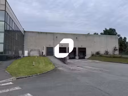 location entrepôt 12665m²