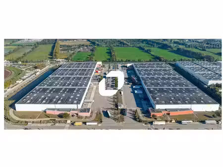 location entrepôt salon de provence 13300 6500m² à 28461m²