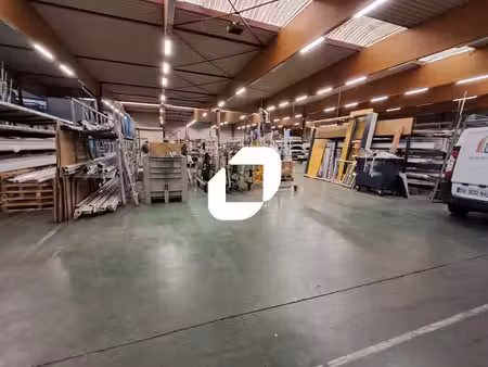 location local d’activités 856m²
