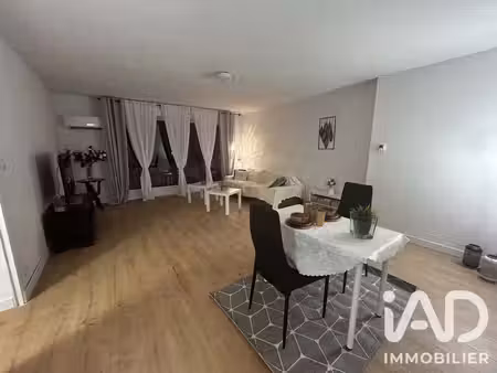 appartement à les angles (30133)