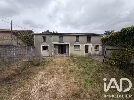 maison de village à souvigné (16240)