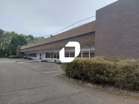 location local d’activités 200m² à 2027m²