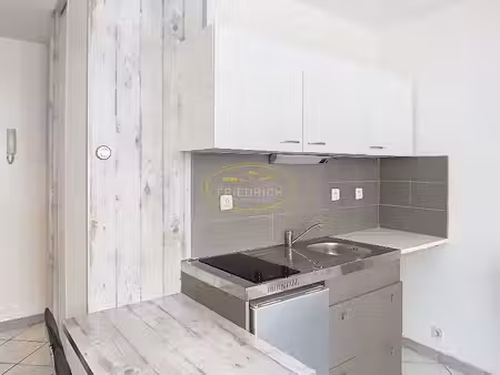 studio en rez-de-chaussée - centre-ville de saint-mihiel