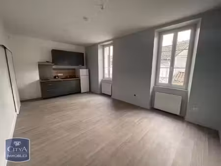 appartement à louer 1 pièce 23.9 m² - angoulême (16) - 449€