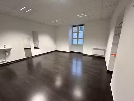 location local commercial combourg 35270
