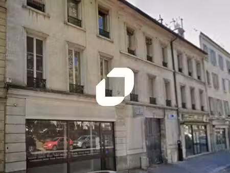 location commerce versailles 78000 139m²
