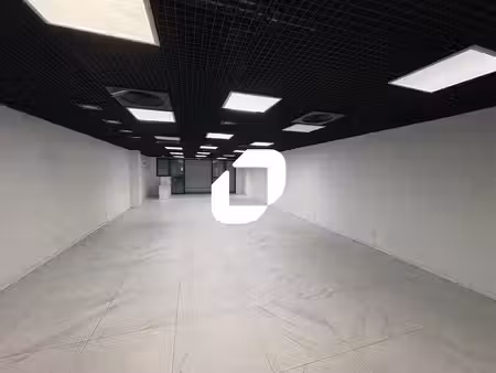 location commerce les mureaux 78130 102m² à 378m²