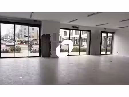 location commerce chatenay malabry 92290 199m²