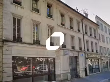 location commerce versailles 78000 385m²