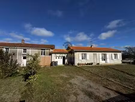 vente maison à secondigny (79130) : à vendre / 100m² secondigny