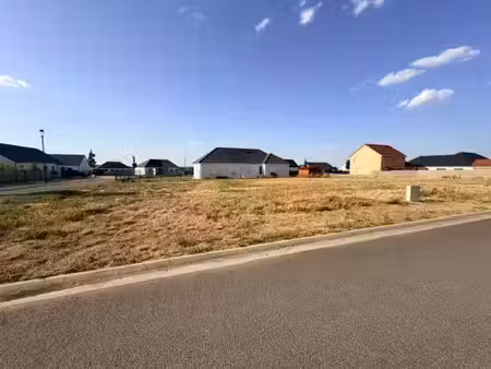 vente terrain 650 m² à avord (18520)  30 000 €