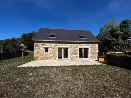 location maison 3 pièces 81.54 m² à ergué-gabéric (29500)  900 €