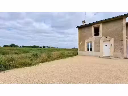 location maison 3 pièces 85.39 m² à saint-genès-de-blaye (33390)  780 €
