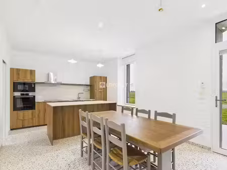 location meublée maison 5 pièces 132 m² à pouldreuzic (29710)  1 188 €