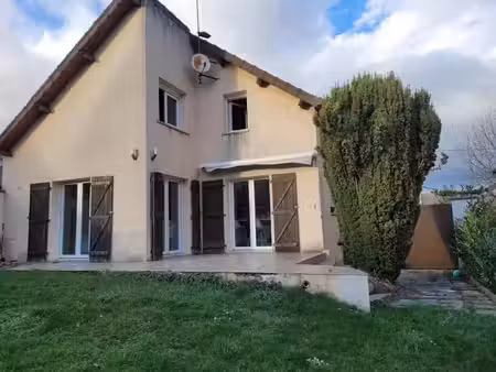 location maison 7 pièces 143 m² à goussainville (95190)  1 790 €