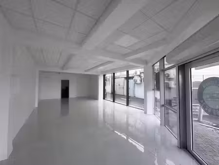 location locaux professionnels 3 pièces 65 m² à baie mahault (97122)  1 376 €