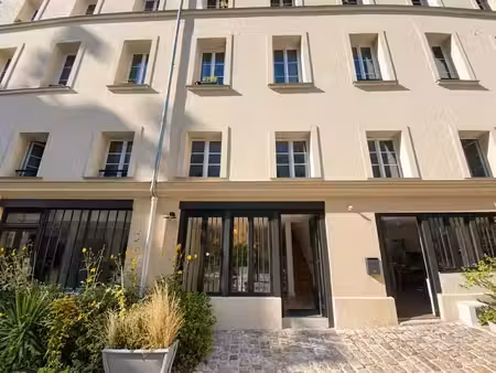 location locaux professionnels 2 pièces 56 m² à paris 10ème (75010)  2 315 €