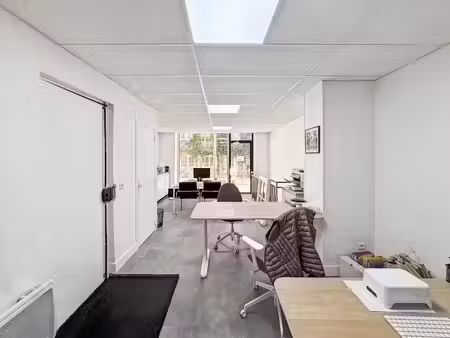 location locaux professionnels 41 m² à paris 15ème (75015)  1 806 €