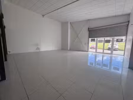 location locaux professionnels 9 pièces 593 m² à baie mahault (97122)  9 690 €
