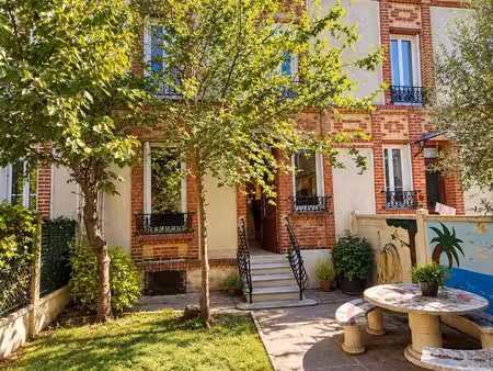 pavillon à l’île-saint-denis (93450)
