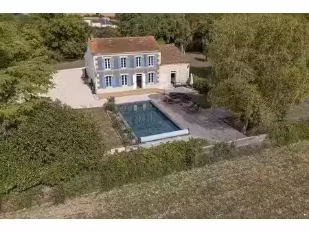 vente maison 5 pièces 195 m² à essouvert (17400)  325 000 €