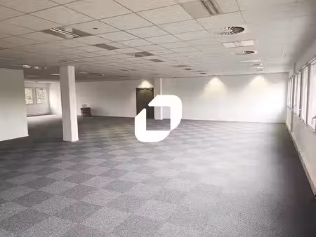 location bureaux bondy 93140 353m²