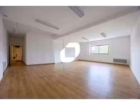 location bureaux ferrieres 77164 24m² à 79m²