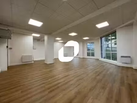 location bureaux francheville 69340 70m²